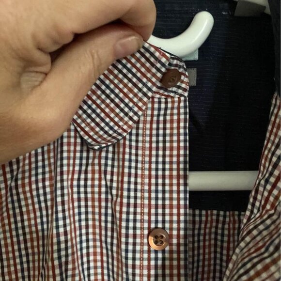 Men’s JOHNSTON & MURPHY button up long sleeve shirt. Size S. Like New. - Picture 9 of 10